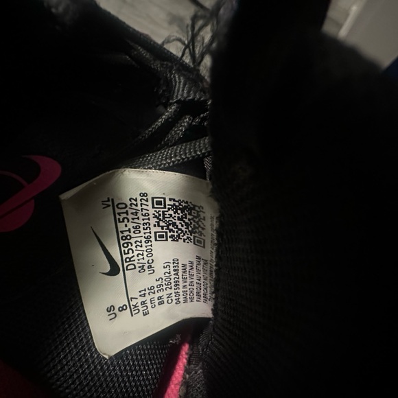 Nike indoor soccer shoes - Picture 4 of 4